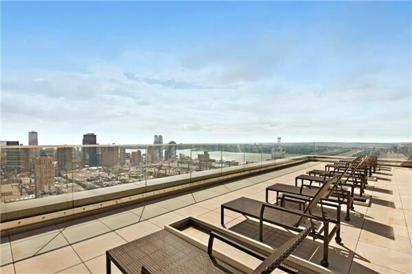 Building Photo - 322 W 57th St