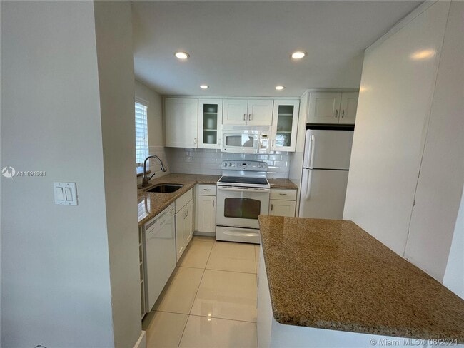 Building Photo - 4141 Nautilus Dr