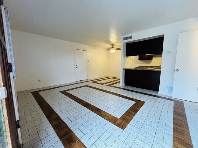 Photo - 5041 N 40th Ave Apartment