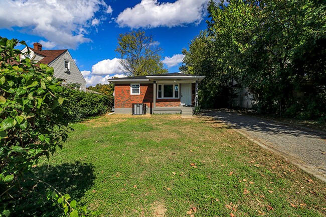 Building Photo - 3 Bedroom; 1 Bath; Ranch Home