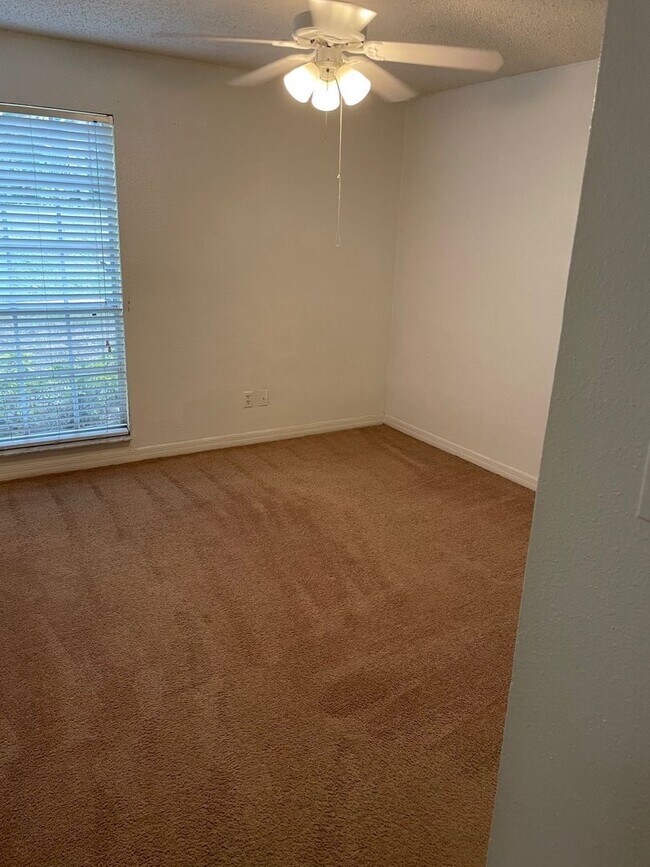 Foto del edificio - Ground Floor Two bedroom condo