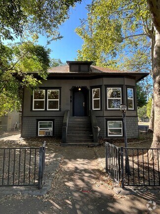 Building Photo - 745 W 3rd St