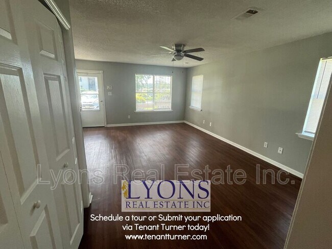 Foto del edificio - 1602 Lexington Cir