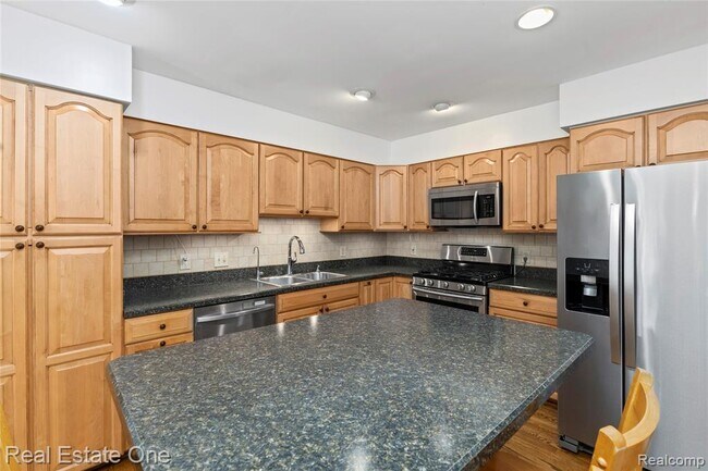 Foto del edificio - 732 Hamilton Ct