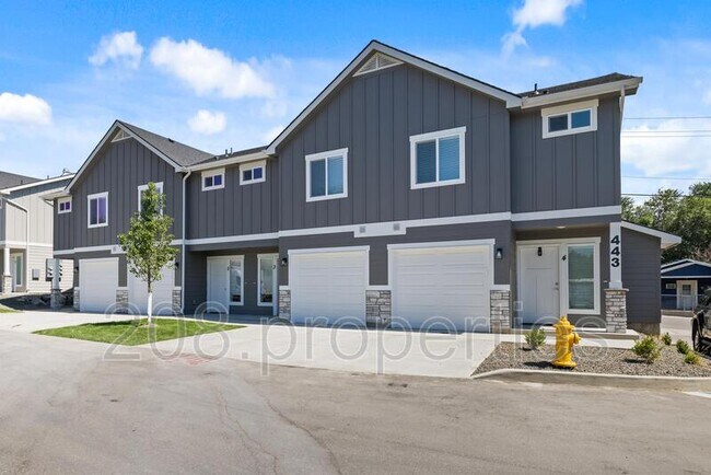 Building Photo - 443 2nd Ave N