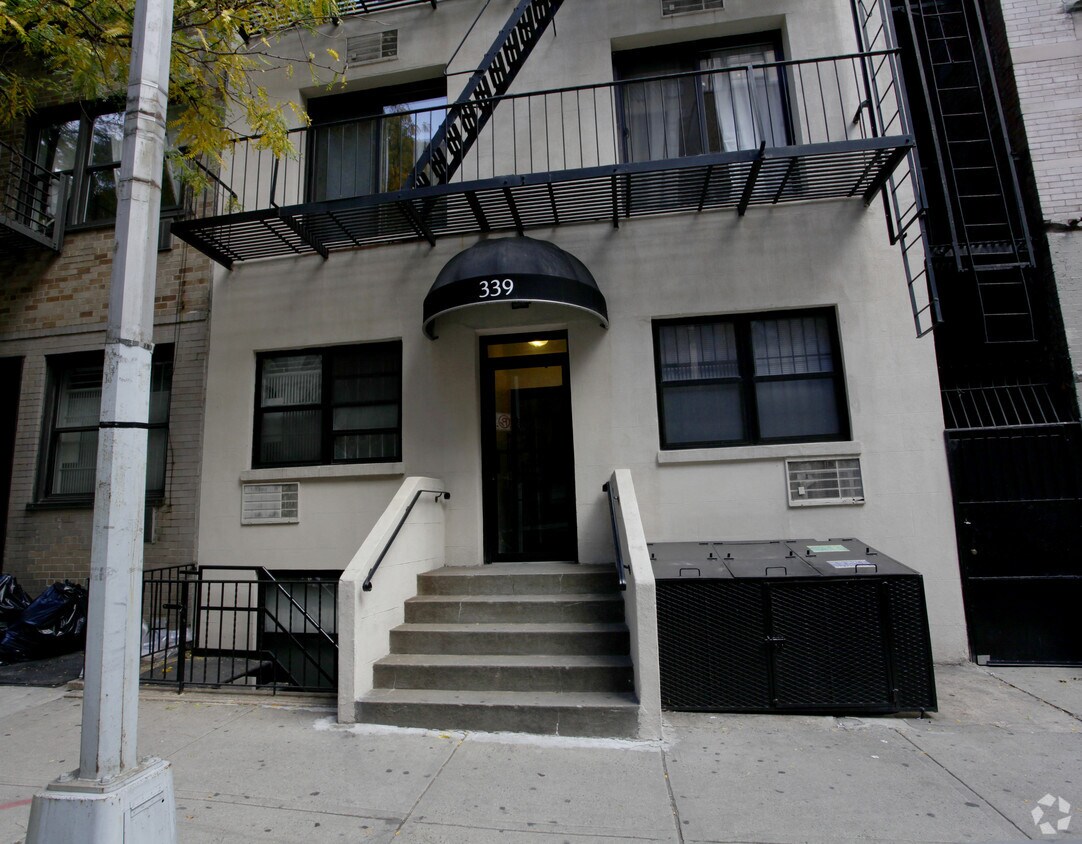 Building Photo - 339 E 90th St