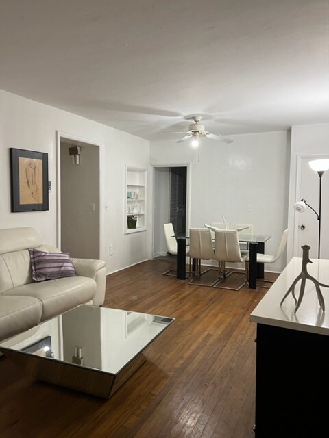 Foto del edificio - 839 W 40th St