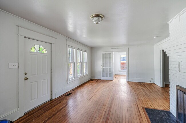 Foto del edificio - 1112 N Duke St