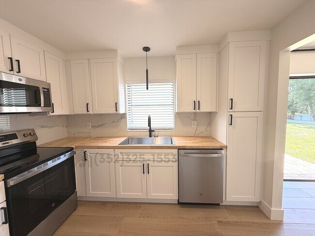 Foto del edificio - 3276 E Crown Dr