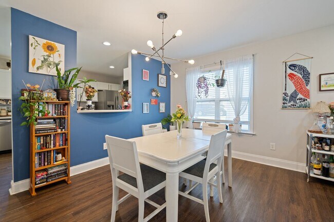Building Photo - Charming 3BR Row House near Downtown Durha...