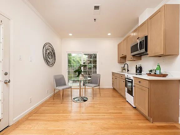Foto del edificio - NO MIN CREDIT SCORE REQUIRED, BK OKAY, PAST EVICTION OKAY!, BACKGROUND FRIENDLY. Apply at "The Re...