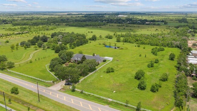 Foto del edificio - 25554 Beckendorff Rd