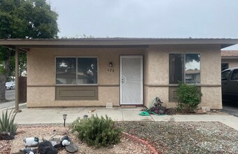 Building Photo - 628 Solano Dr