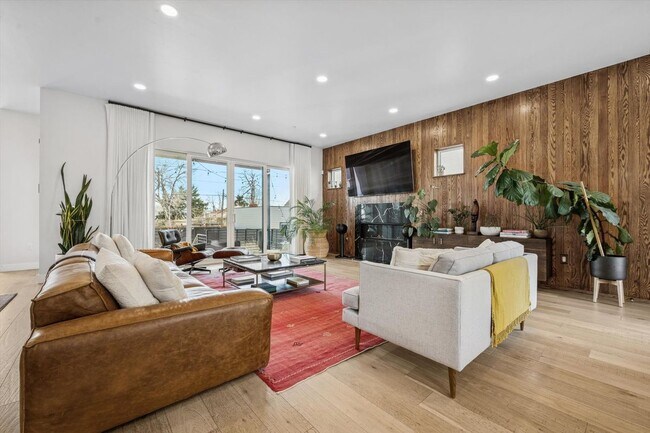 Foto del edificio - 4664 Elm Ct