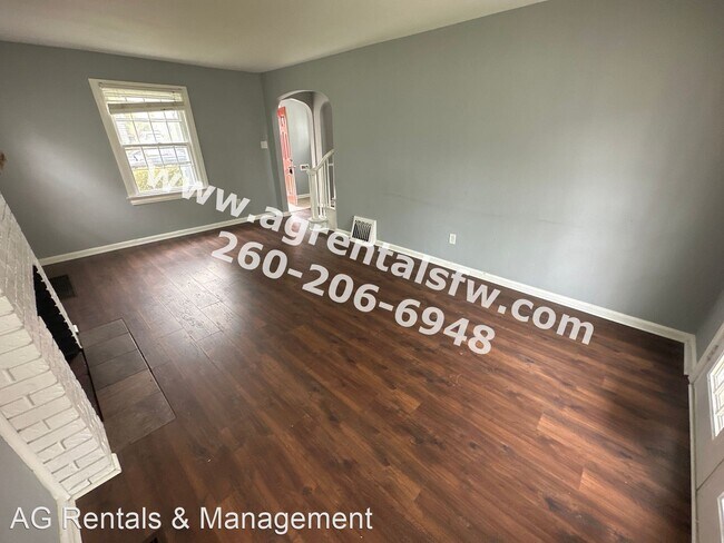 Foto del edificio - 3 br, 1 bath House - 320 W Oakdale Dr