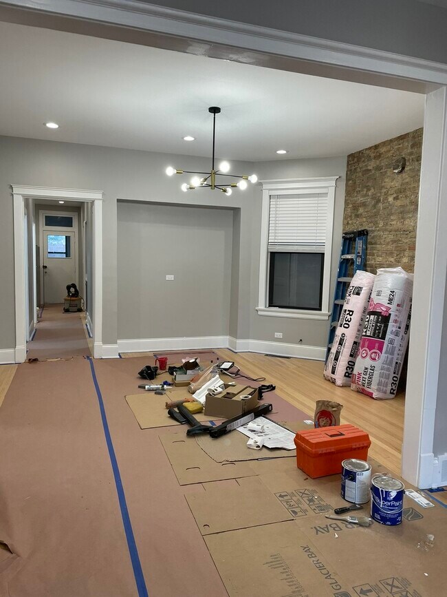 Building Photo - 4847 N Damen Ave