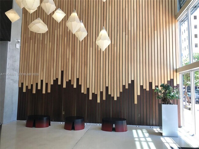 Foto del edificio - 151 SE 1st St