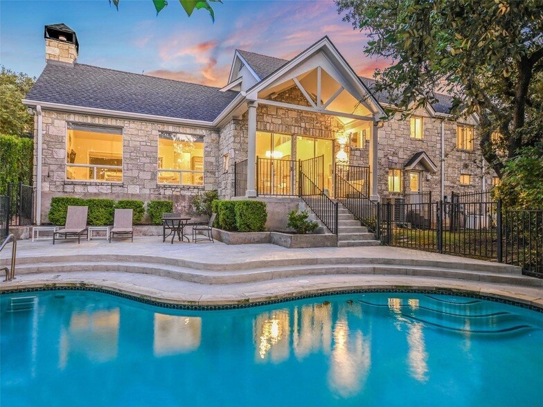 Foto principal - 417 Beardsley Ln