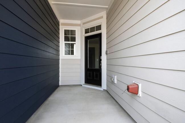 Foto del edificio - Beautiful Modern 3BR Townhome in the Heart of Wendell!