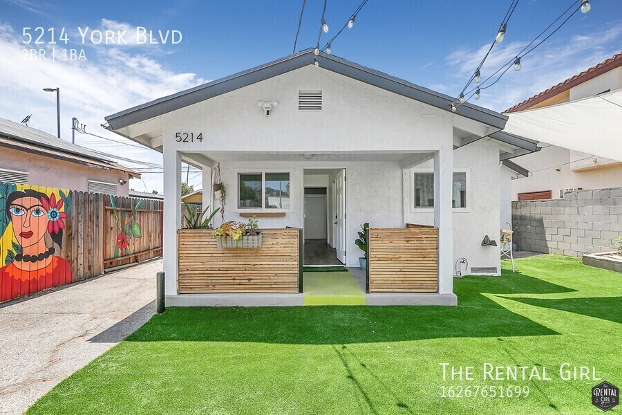Foto principal - 5214 York Blvd