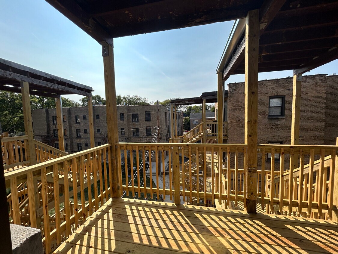Primary Photo - 1138 Maple Ave