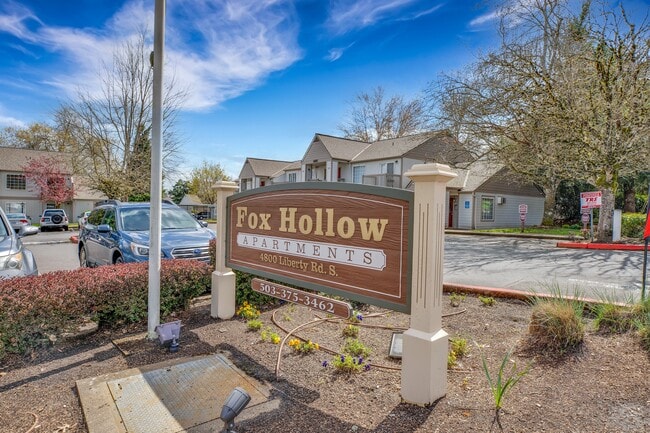 Building Photo - Fox Hollow Apartment Homes