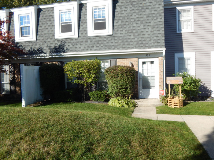 Primary Photo - 525 Northampton Ln
