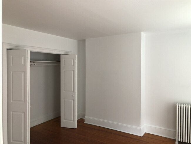 Building Photo - 709 Bloomfield St
