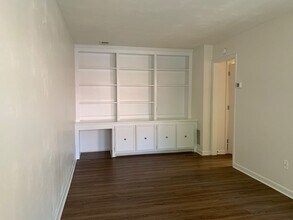 Building Photo - 418 Marlington St