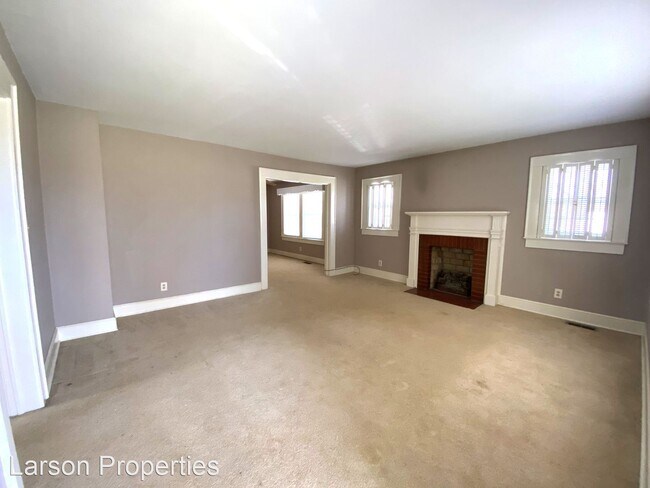 Building Photo - 2 br, 1 bath House - 207 S. Melville Street