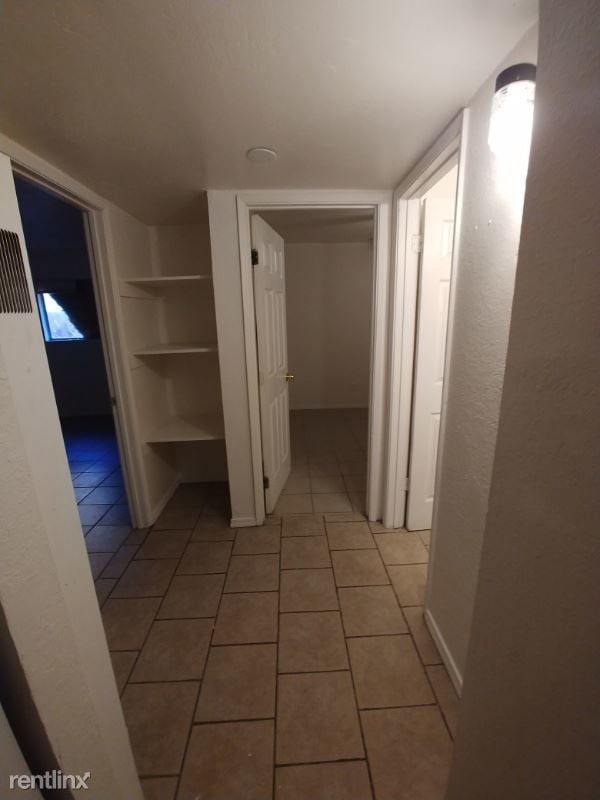 Building Photo - 2 br, 1 bath Apartment - 826 Astor St