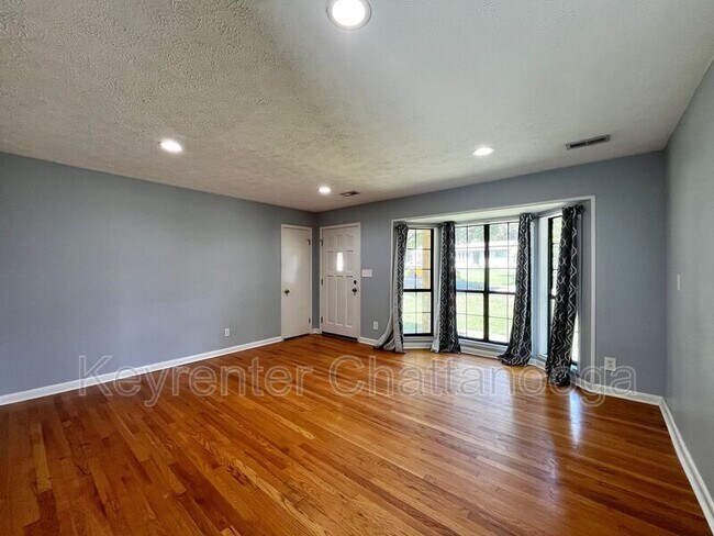 Foto del edificio - 7714 Basswood Dr