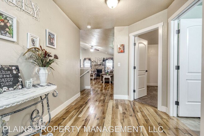 Foto del edificio - 3 br, 2 bath House - 1116 Cottontail Lane