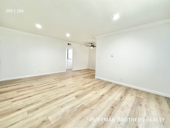 Foto del edificio - 6025 Whitsett Ave