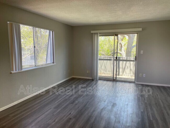 Foto del edificio - 280 E Highline Cir