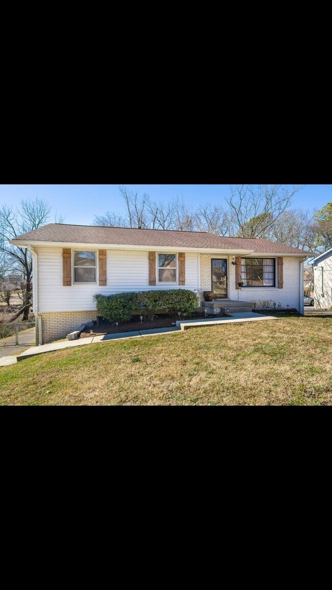 Foto del edificio - 5017 McLendon Dr