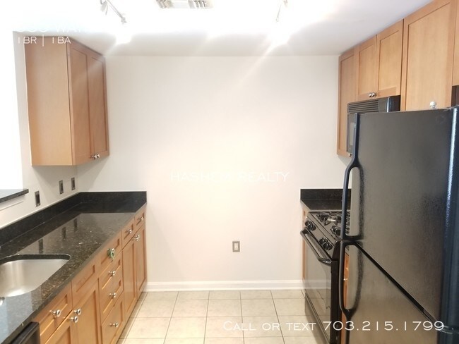 Foto del edificio - 930 Wayne Ave