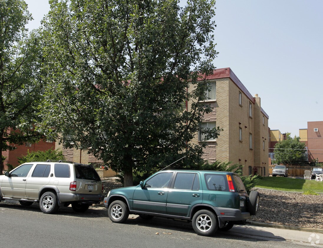 Building Photo - 1333 Moline St