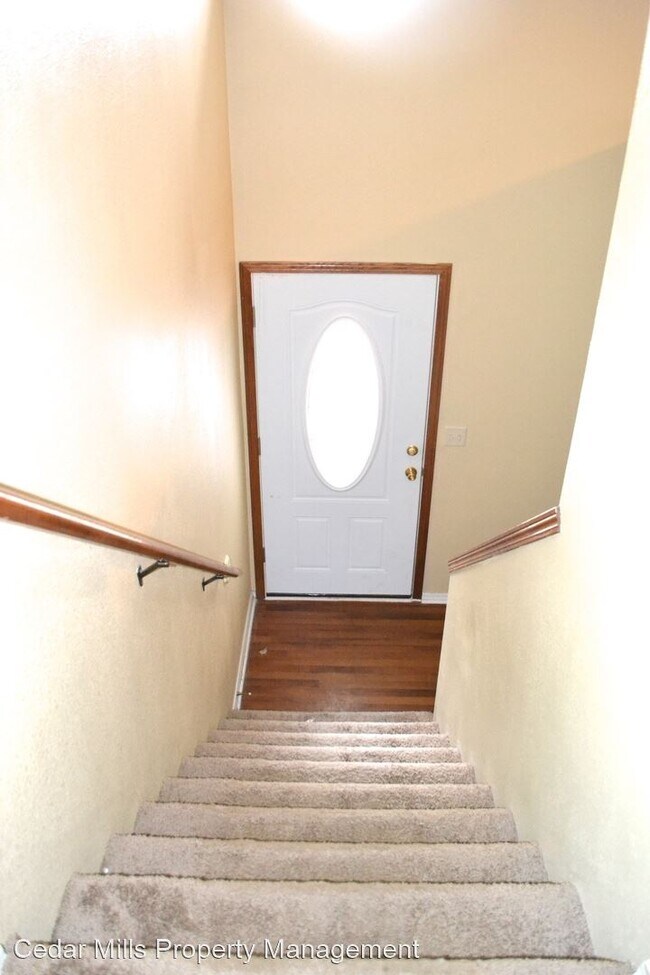 Building Photo - 3 br, 1.5 bath House - 4465 S. Dodge Ave.