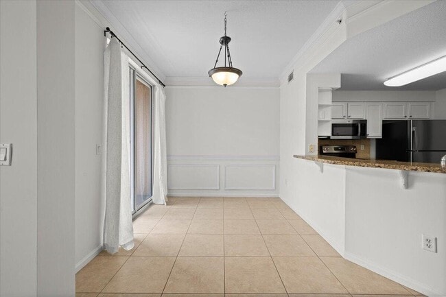 Building Photo - 155 Galicia Way