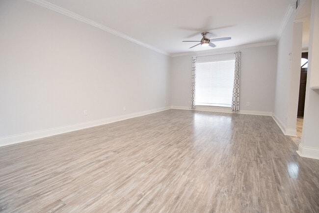 Living/Dining Room - 1909 Brun St