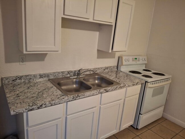 Foto del edificio - 1007 C St