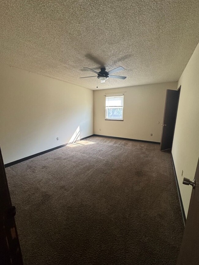 Building Photo - Some utilities included!