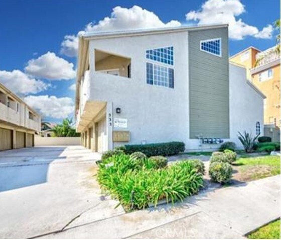 Foto principal - 533 W 23rd St