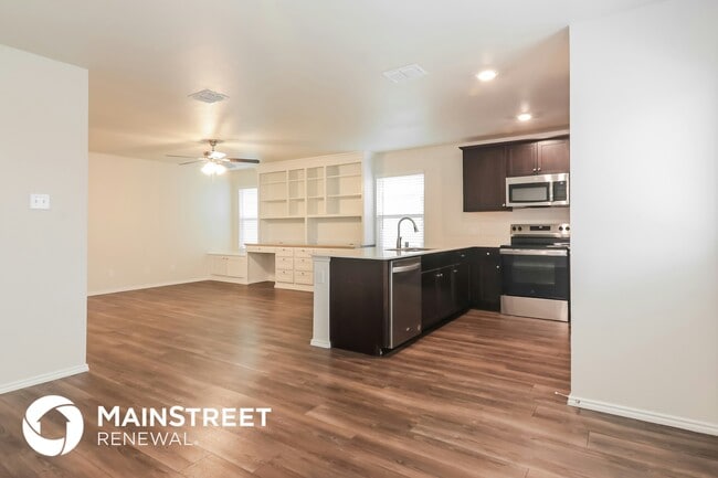 Building Photo - 5213 Longshadow Dr