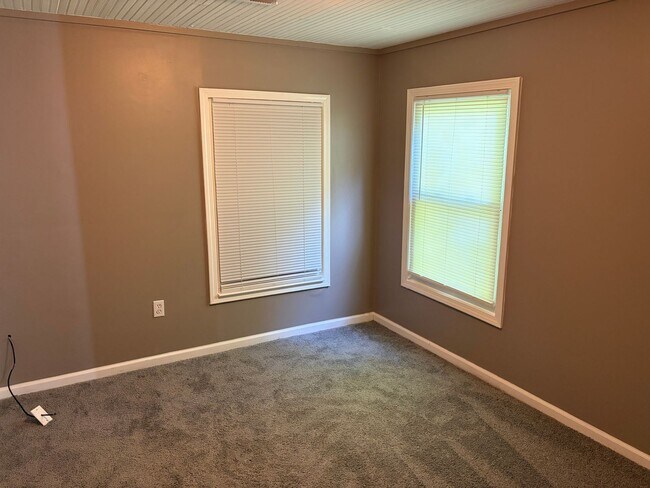Foto del edificio - Charming One-Level Home with Fresh Updates & Private Setting!