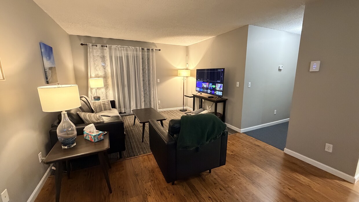 Primary Photo - 4660 Reka Dr