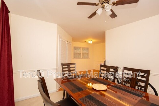 Foto del edificio - 185 Spruce Dr
