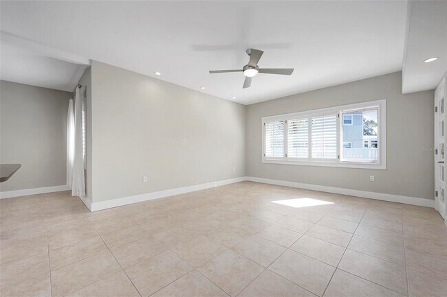 Foto del edificio - 5903 Tidewood Ave