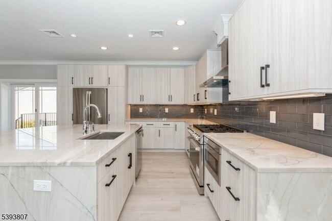 Foto del edificio - 8 Gregory Rd